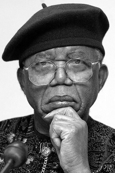 Chinua Achebe Image